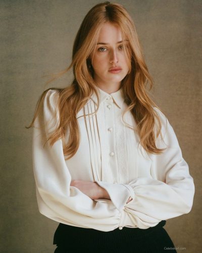 Anna Van Patten photo image 3