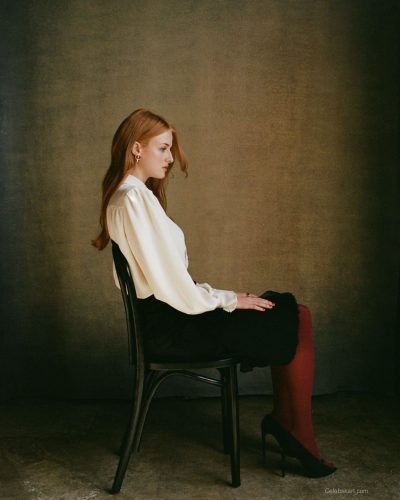 Anna Van Patten photo image 6
