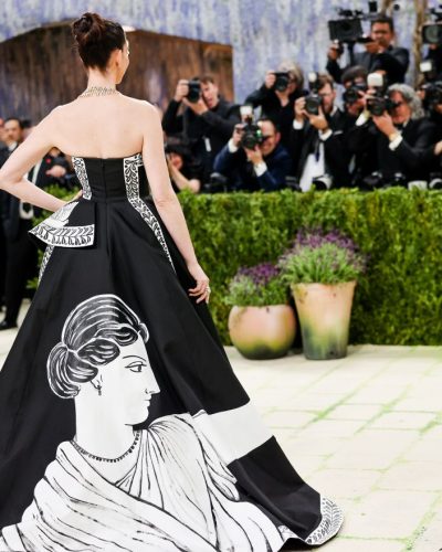 Anne Hathaway photo image 2