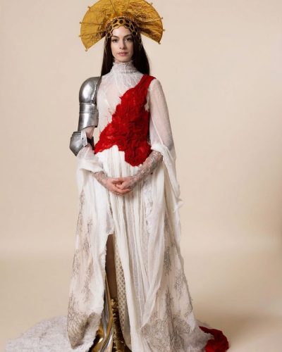 Anne Hathaway photo image 4
