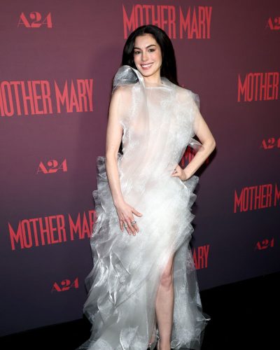 Anne Hathaway photo image 4