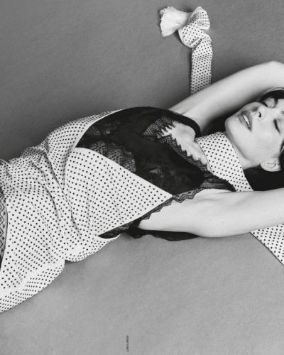 Anne Hathaway photo image 2