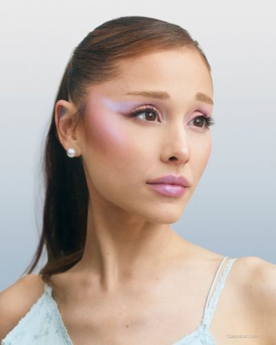 Ariana Grande photo image 4