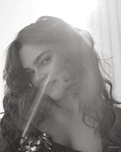 Ariana Greenblatt photo image 5