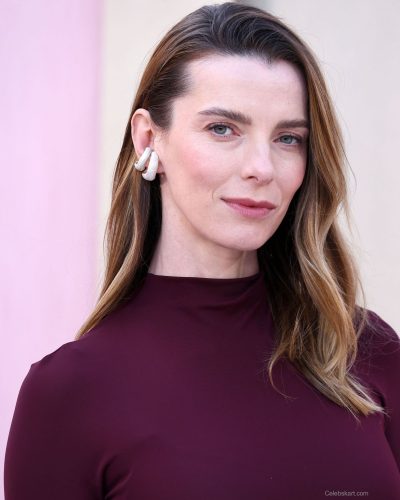 Betty Gilpin at Office Romance Premiere image 3