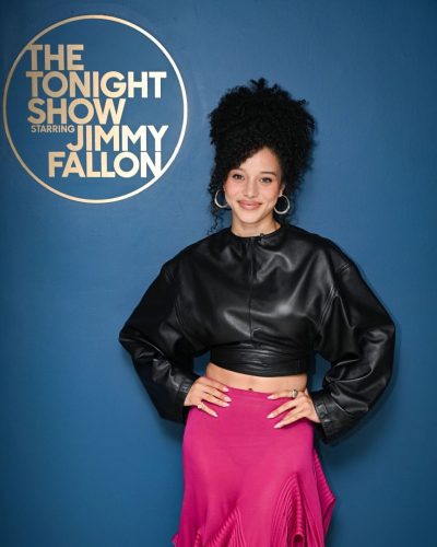 Chase Infiniti Dazzles In Bold Pink And Black At The Tonight Show 2026