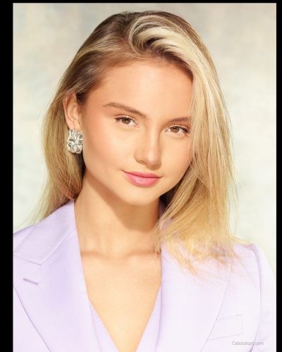 Chelsea Mayer photo image 3