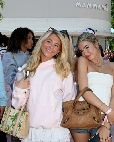 Embreigh Courtlyn at Pink Palm Puff Event image 4