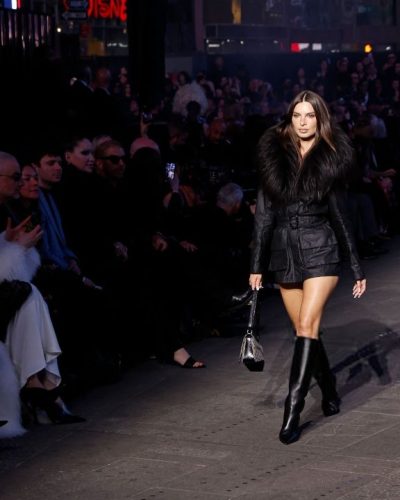 Emily Ratajkowski photo image 3