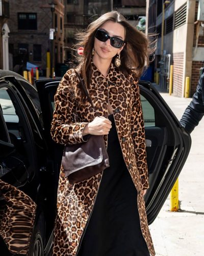 Emily Ratajkowski photo image 2