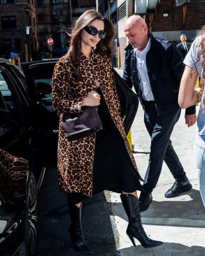 Emily Ratajkowski photo image 4