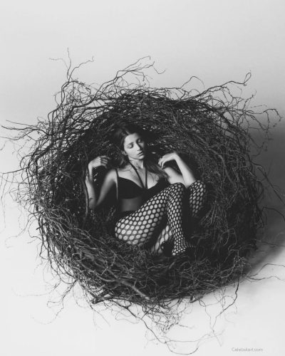 Emily Rudd photo image 2