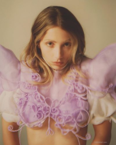 Emily Rudd photo image 3