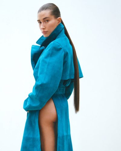 Hailey Bieber photo