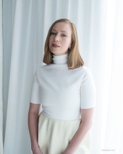 Hannah Einbinder Shines In Minimalist Elegance At Cannes 2026