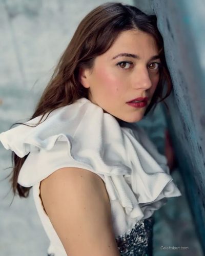 Jasmine Blackbrow photo image 2