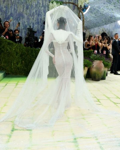 Lalisa Manobal Dazzles In Ethereal White Ensemble At 2026 Met Gala
