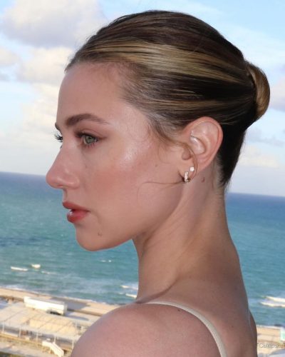 Lili Reinhart photo image 2