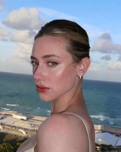 Lili Reinhart photo image 3