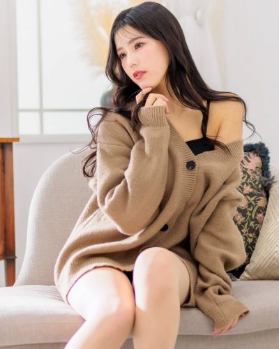 Maki Shiori’s Cozy Look In Instagram Photos May 2026