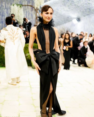 Maude Apatow Dazzles In A Black Gown At The 2026 Met Gala