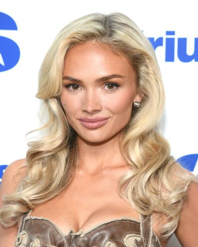 Natalie Alyn Lind photo image 4