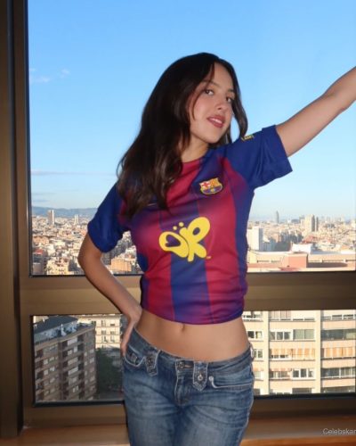 Olivia Rodrigo Rocks A Casual Look In Barcelona Jersey For Instagram 2026