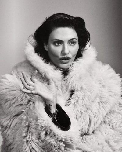 Phoebe Tonkin photo image 2