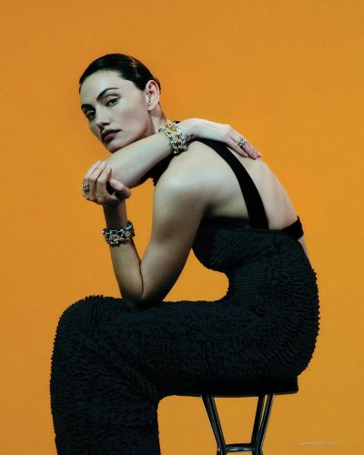Phoebe Tonkin photo image 5