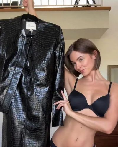 Carmella Rose Shows Off A Black Crocodile Set On Instagram 2026