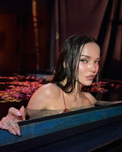 Dove Cameron photo image 2