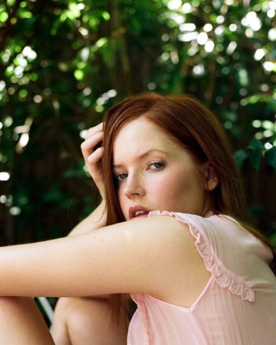 Ellie Bamber photo image 6