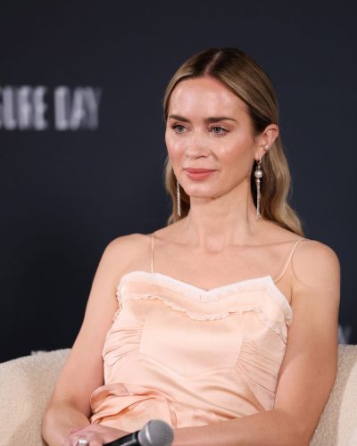 Emily Blunt photo image 3