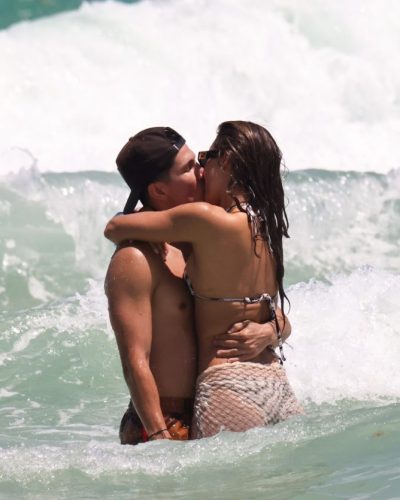 Jessica Alba And Danny Ramirez Enjoy Romantic Beach Day In Miami 2026