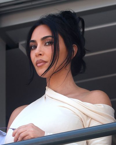 Kim Kardashian Khloe Kardashian photo image 6
