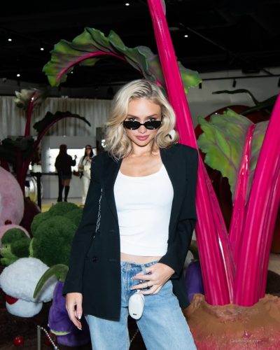 Natalie Alyn Lind photo image 5
