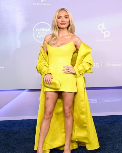 Natalie Alyn Lind at The 52nd American Music Awards image 5