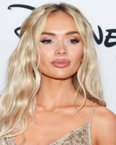 Natalie Alyn Lind photo image 3