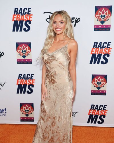 Natalie Alyn Lind photo image 6