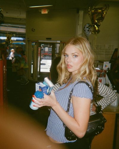 Samara Weaving photo image 3