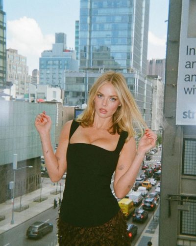 Samara Weaving photo image 5