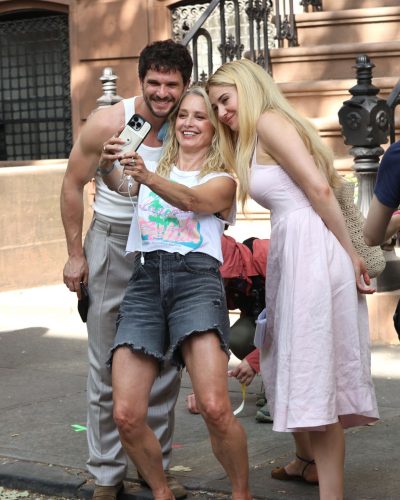 Shailene Woodley Lindsay Lohan photo image 4