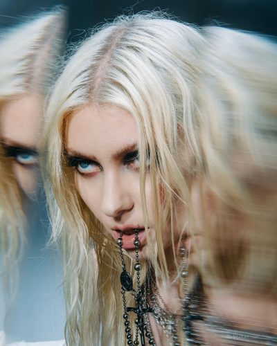 Taylor Momsen photo image 3