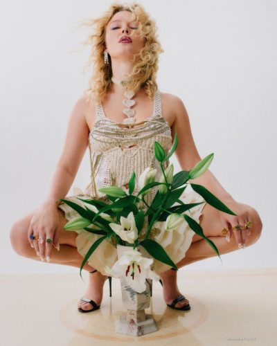 Zara Larsson photo image 5