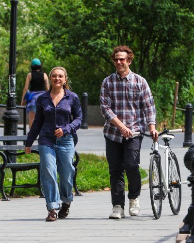 Florence Pugh Filming 426 Years in New York City June 2026 - Photo 4
