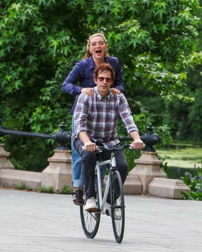 Florence Pugh Filming 426 Years in New York City June 2026 - Photo 6