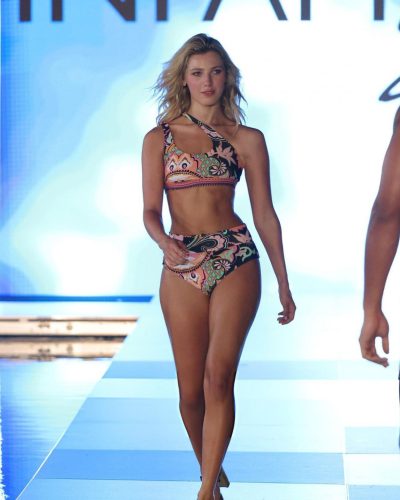 Jemima Robinson Walks Runway at Miami Swim Week the Shows 2026 - Photo 4