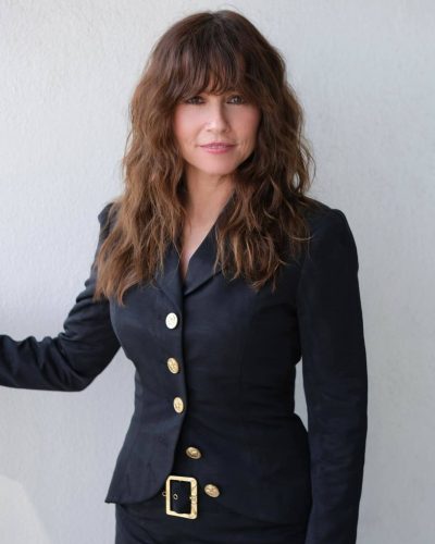 Linda Cardellini June photo