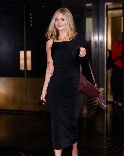 Samara Weaving photo image 4