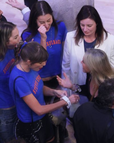 Taylor Swift at San Antonio Spurs vs New York Knicks Game June 2026 - Photo 6